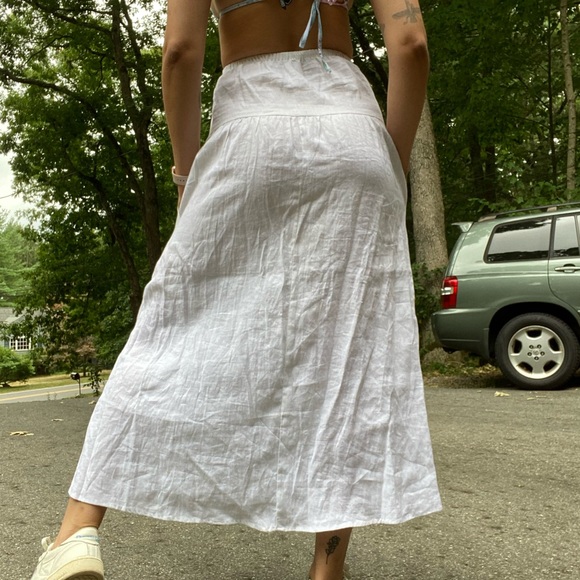 Long White REFORMATION Skirt - Picture 6 of 7